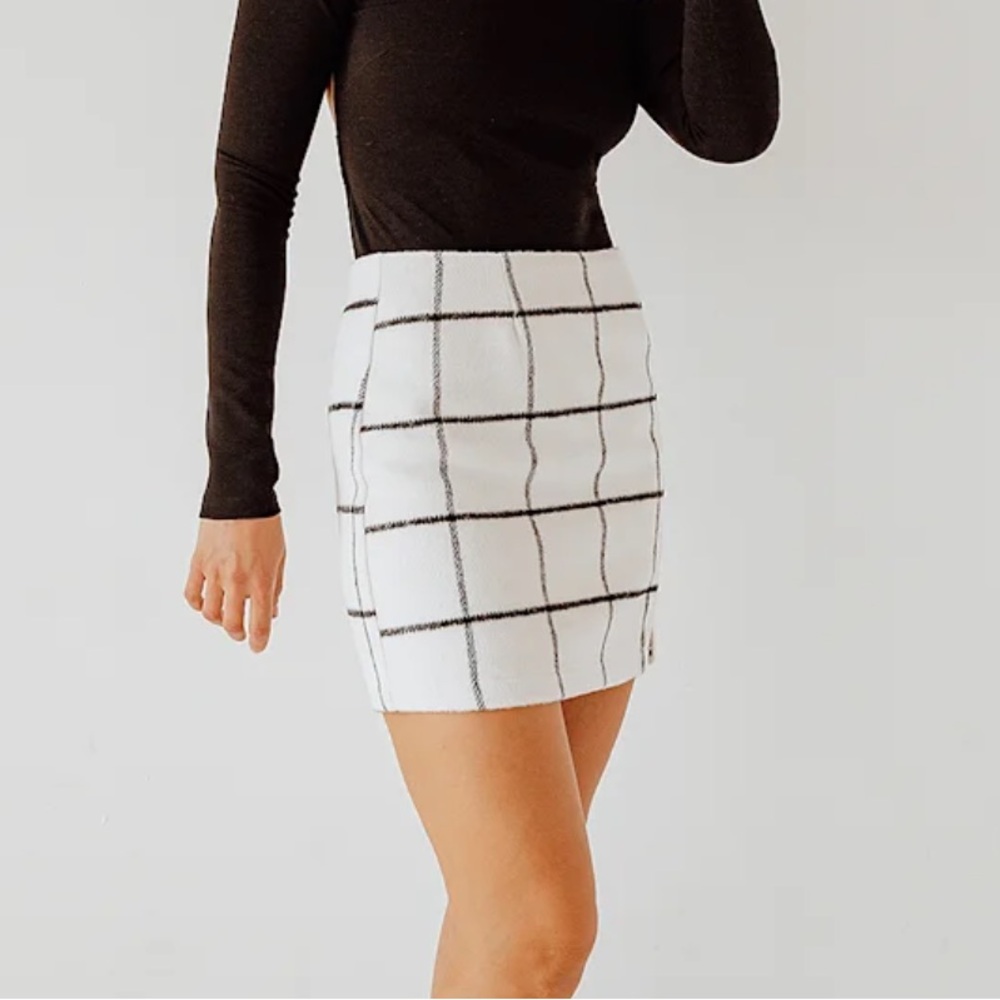 NWT Lulu’s black and white wool skirt